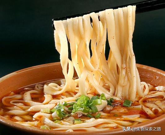 一個人擺攤賣早餐什么好，擺攤賣早餐，簡單好吃，每天能掙1000多