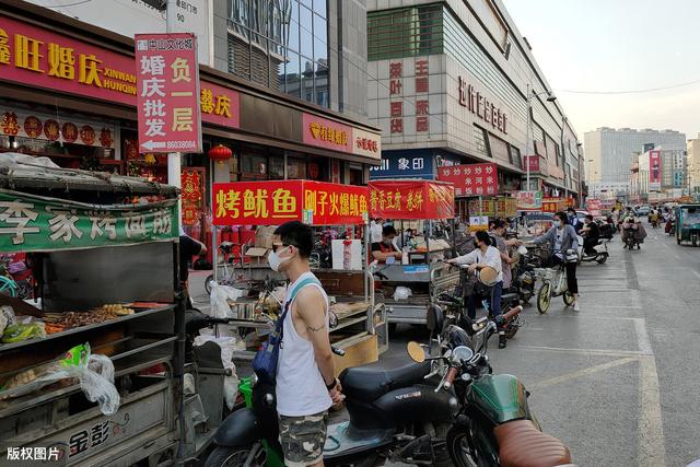 6種“擺攤就火”的地攤小吃，成本不高，還很賺錢，常排隊不愁賣