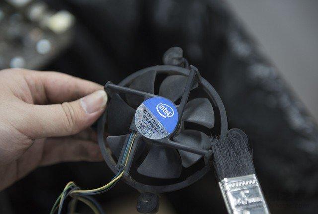電腦清灰教程：電腦主機怎么清理灰塵？臺式電腦主機清理灰塵教學