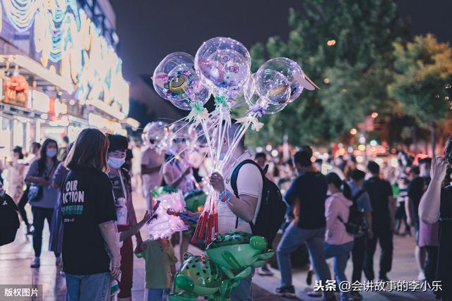 地攤經濟火了，盤點擺地攤最暢銷的十大暴利商品
