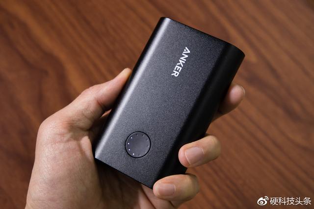 小米、Anker、摩米士等9大品牌10款大容量充電寶橫評 ，誰值得買