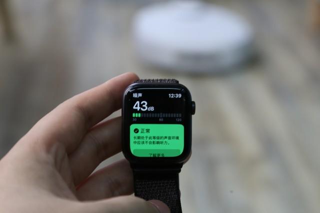 噱頭還是痛點？首款“自清潔拖布”機器人評測
