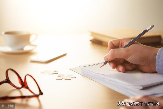 分析了10大公眾號的100個標題，我總結出了這篇最全秘籍