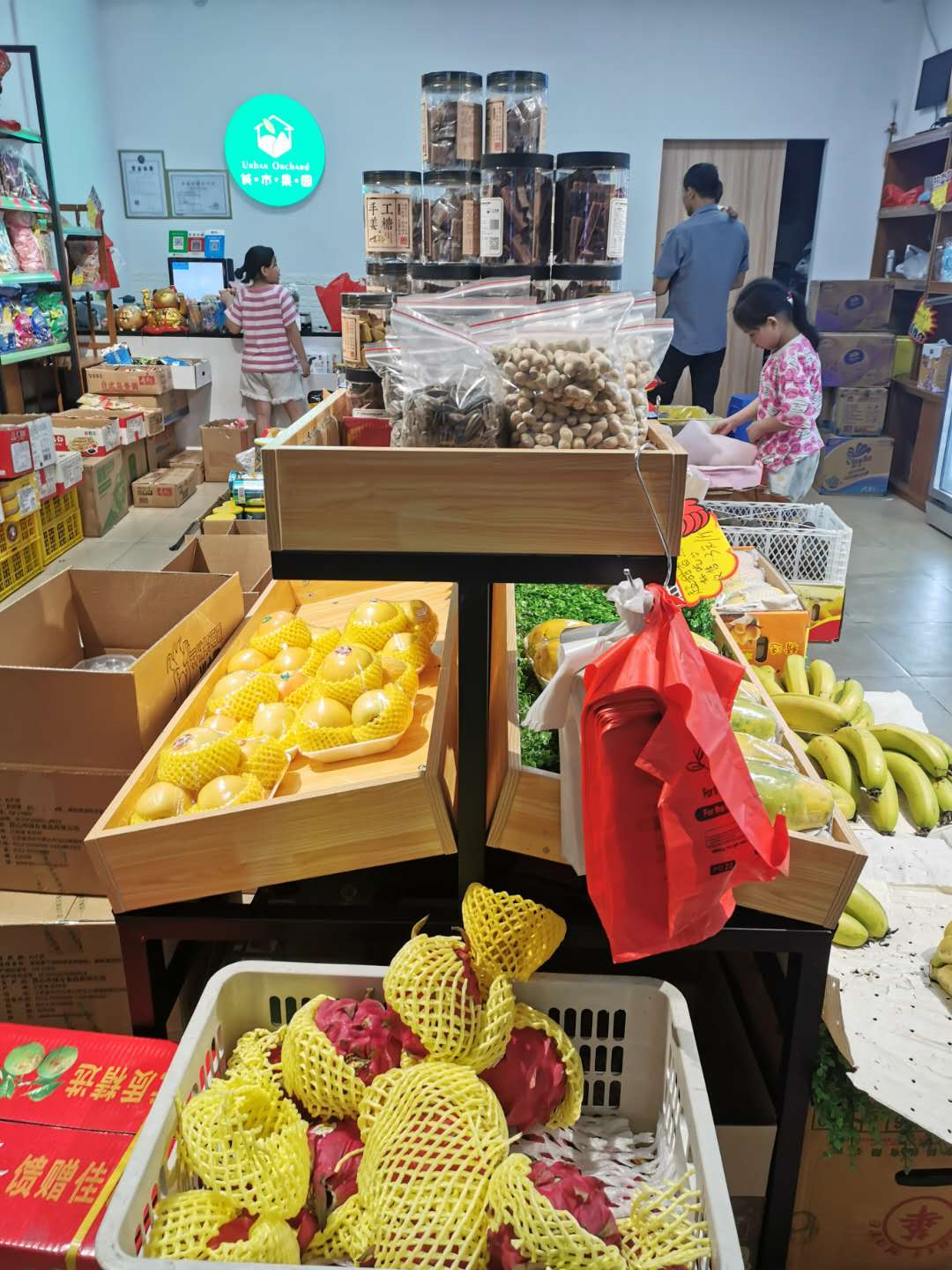 響應練攤，失業的我，0經驗，15天開出一家零食水果店
