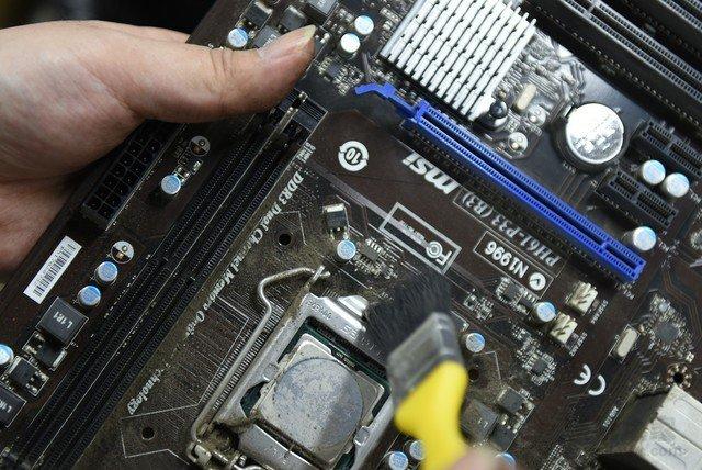 電腦清灰教程：電腦主機怎么清理灰塵？臺式電腦主機清理灰塵教學