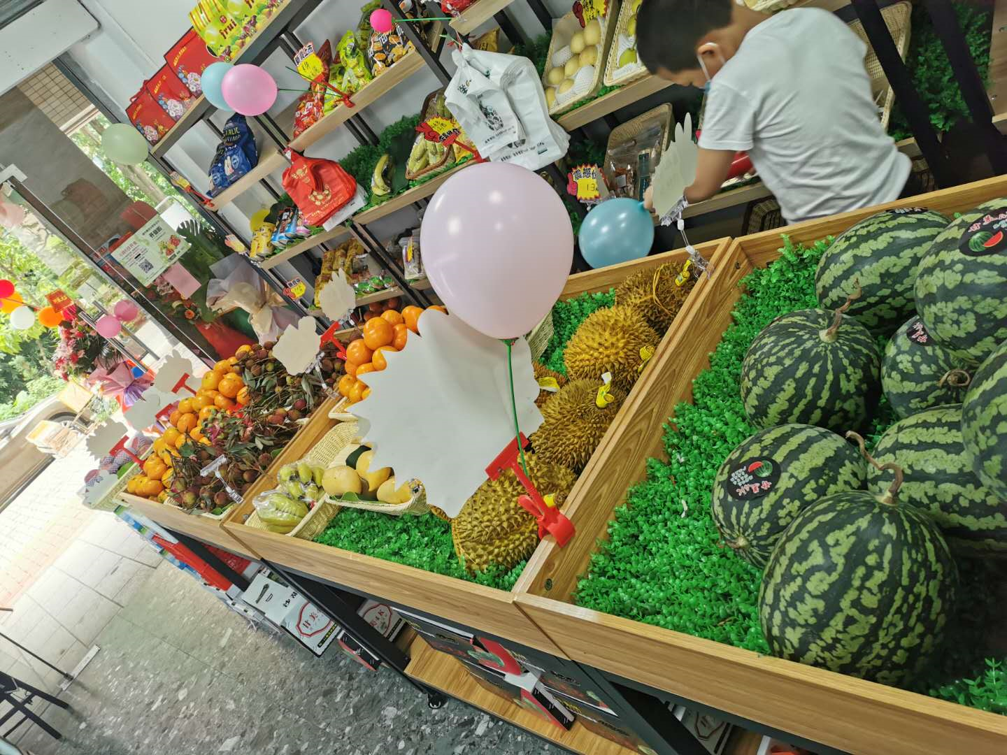 響應練攤，失業的我，0經驗，15天開出一家零食水果店