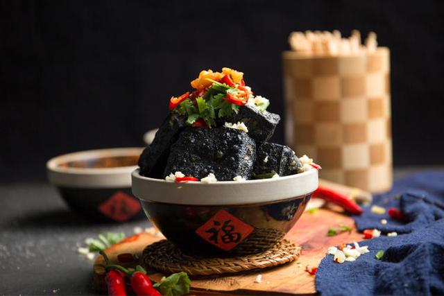 老饕張三：擺攤賣什么？超人氣夜市小吃，好吃到銷魂