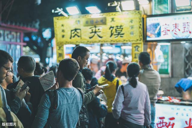 6種“擺攤就火”的地攤小吃，成本不高，還很賺錢，常排隊不愁賣