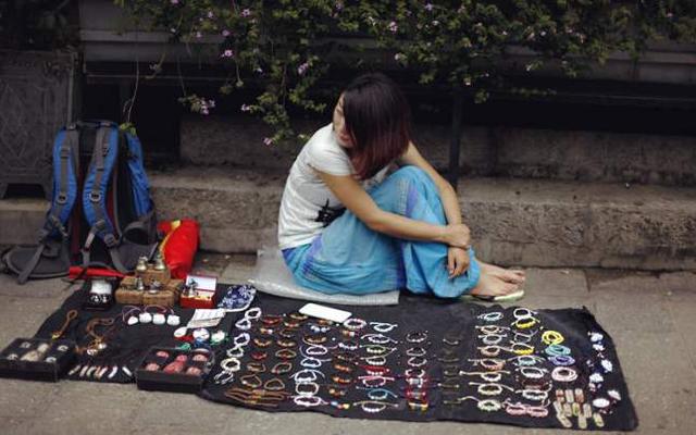 擺地攤可以兩月掙7萬：擺地攤究竟賣什么東西最賺錢？