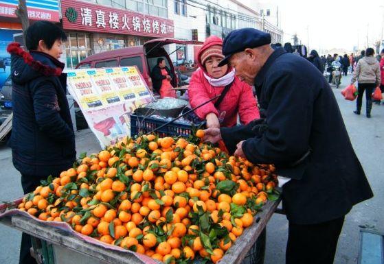擺地攤賣水果必學10招，學好銷量翻倍