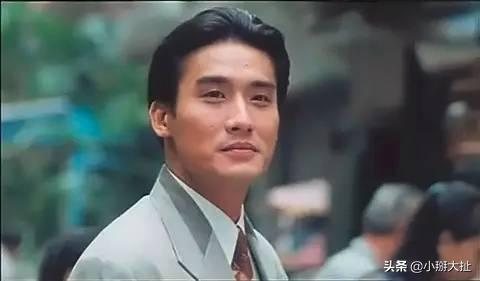1984年，梁家輝拒絕“悔過”，遭臺灣封殺失業，與朋友一起擺地攤