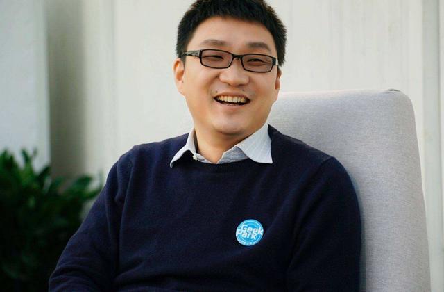 一天賺35億，他以3500億身家超過了馬云，被稱為“80后首富”