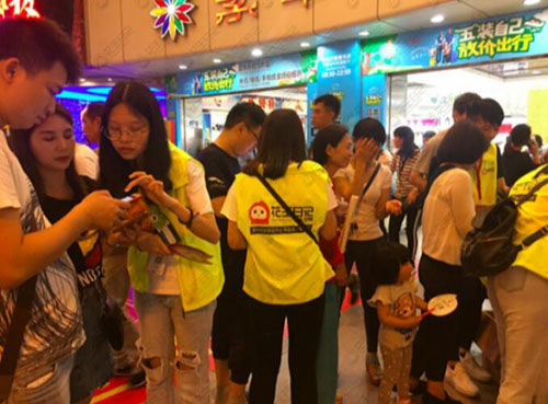 全面放開的擺地攤，線上線下產生了哪些商機？