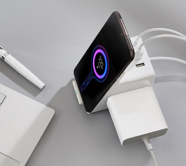 小米推出立式無線充插座：一款多功能合一的充電設備