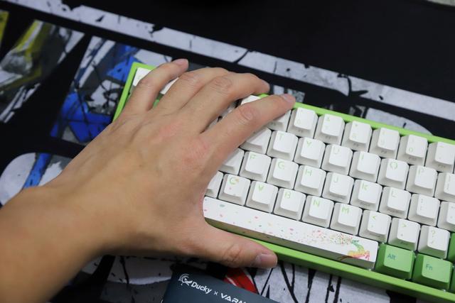 與眾不同，機械鍵盤的美學內涵，阿米洛森靈主題款機械鍵盤開箱