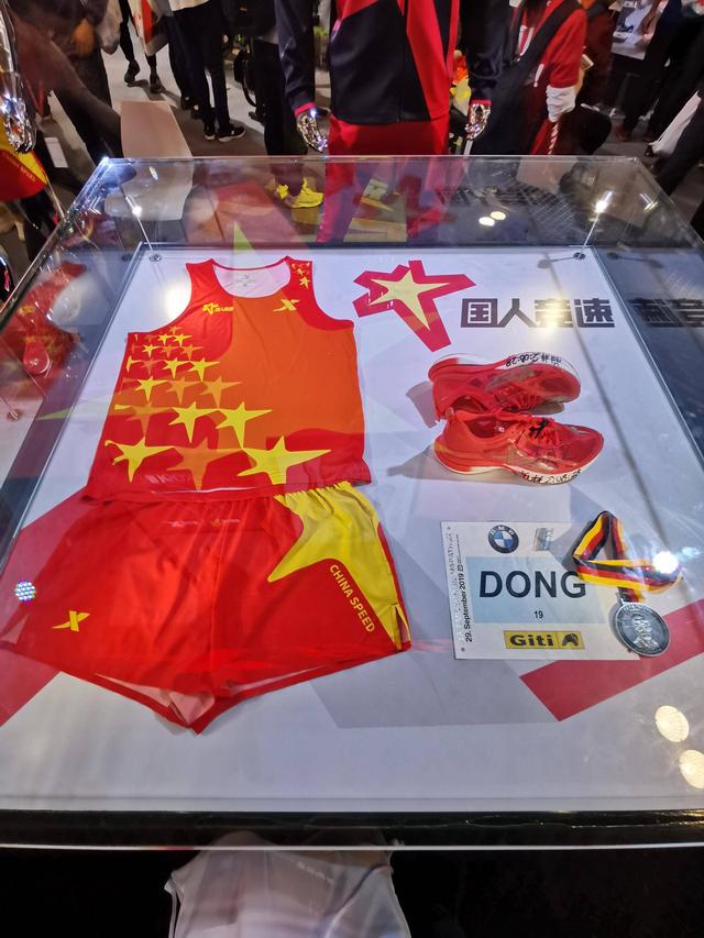 見證中國馬拉松歷程的跑鞋，特步 160X，特步歷史上最偉大的產品