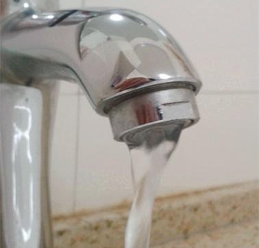 水龍頭堵塞出水越來越?。孔约涸诩乙徽芯湍芨愣?！