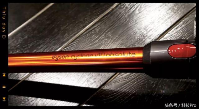 戴森V10 無繩吸塵器體驗：愛上干家務的男人，很風騷
