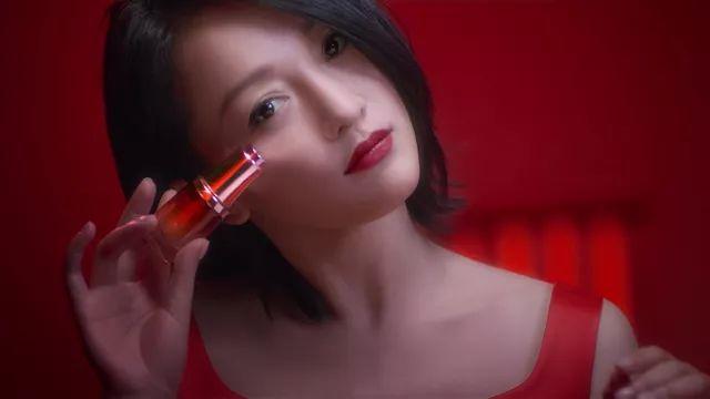 為什么明星專家醫生達人紛紛種草這支眼霜？丸美多肽眼精華！