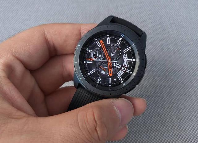 三星GalaxyWatch智能手表體驗：更長的續航，媲美機械表的質感