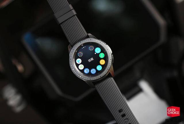 三星GalaxyWatch智能手表體驗：更長的續航，媲美機械表的質感