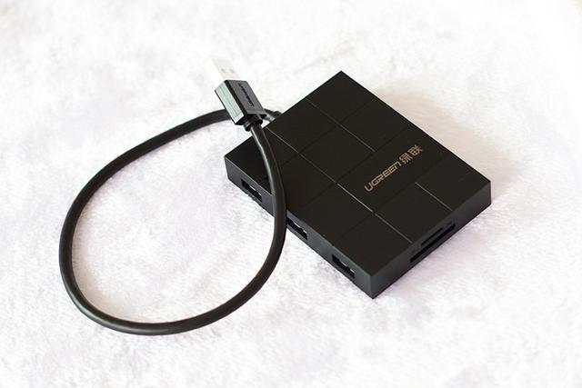 多功能數碼讀卡器見得多，這一款才是真方便！