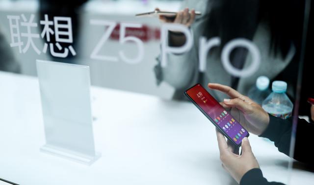 最便宜滑屏手機聯想Z5 Pro發布，三款滑屏全面屏手機聚齊你選誰？