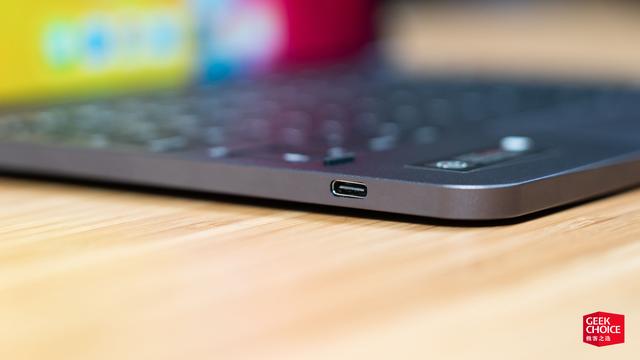 比蘋果官方便宜一千塊，這款帶觸控板的 iPad Pro 鍵盤體驗如何？