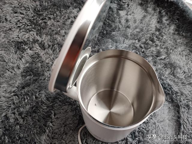 米家恒溫熱水壺體驗：過硬的材質，為它配上了APP控制！