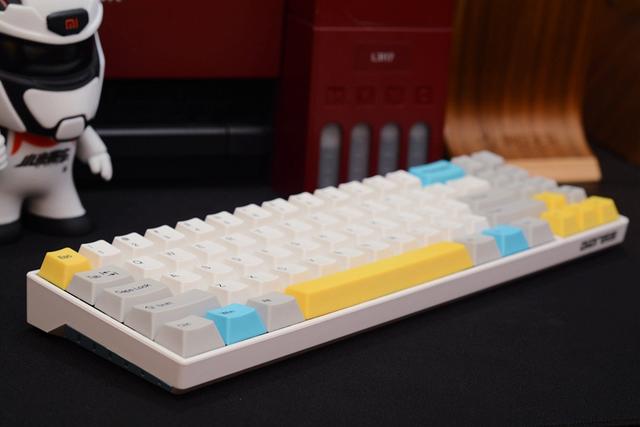 新手感、新鍵帽，GANSS ALT71D藍牙機械鍵盤開箱體驗