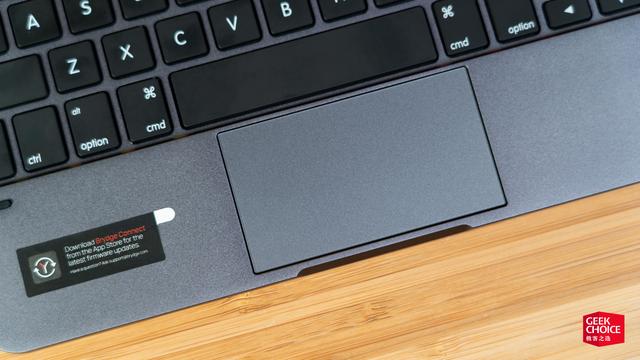 比蘋果官方便宜一千塊，這款帶觸控板的 iPad Pro 鍵盤體驗如何？