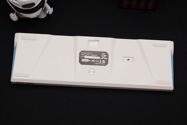 新手感、新鍵帽，GANSS ALT71D藍牙機械鍵盤開箱體驗