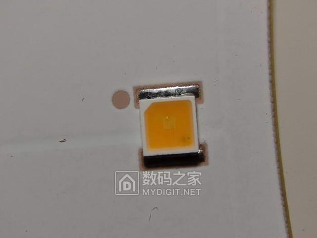 究竟是升級了還是縮水了？松下百元級LED吸頂燈對比評測
