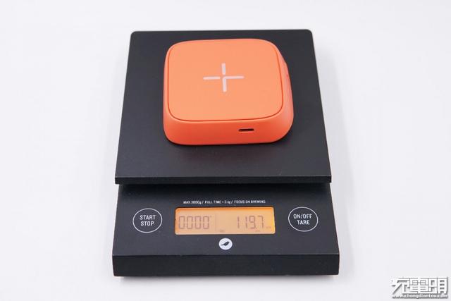 小巧精致，巧友4000mAh臻巧磁吸無線充電寶拆解
