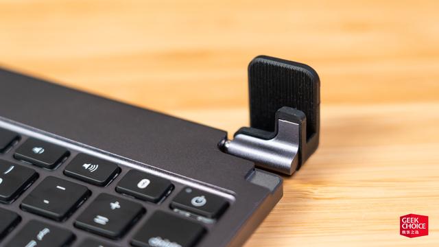 比蘋果官方便宜一千塊，這款帶觸控板的 iPad Pro 鍵盤體驗如何？