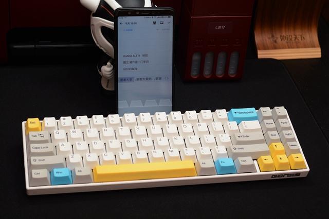 新手感、新鍵帽，GANSS ALT71D藍牙機械鍵盤開箱體驗