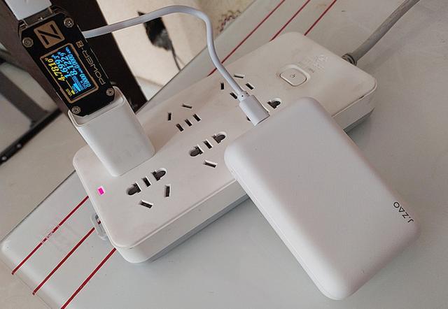 超級閃充充電寶什么牌子好，2020閃充充電寶推薦