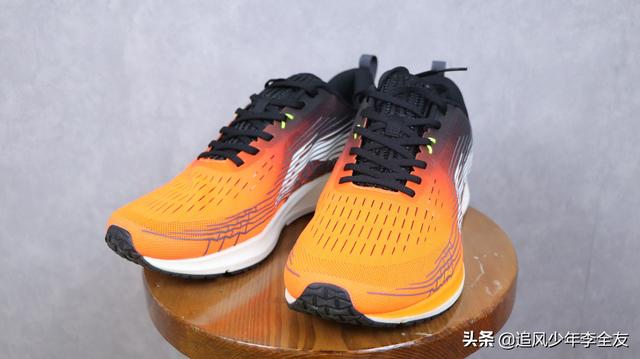 三百元內無對手，李寧赤兔跑鞋堪稱國產良心