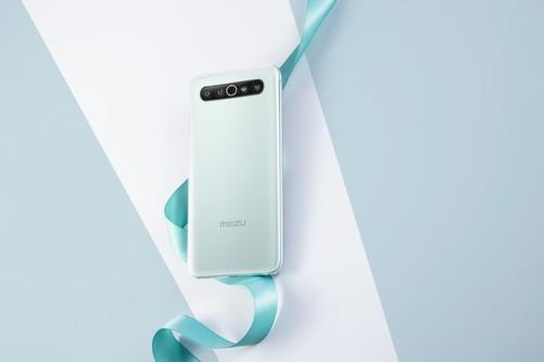 魅族17 Pro 月白天青今日開售 限量贈無線超充板