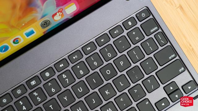 比蘋果官方便宜一千塊，這款帶觸控板的 iPad Pro 鍵盤體驗如何？