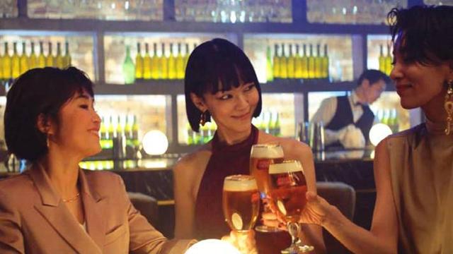 陷撒尿門的百威：1天賣10億，年營收茅臺5倍，掌科羅娜等500品牌
