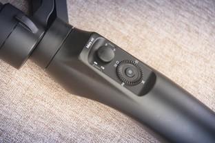 拍視頻誰能“穩”得??？六款手機穩定器橫評