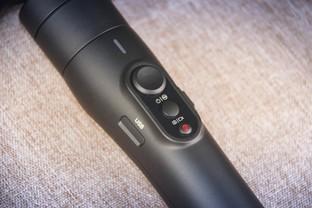 拍視頻誰能“穩”得住？六款手機穩定器橫評