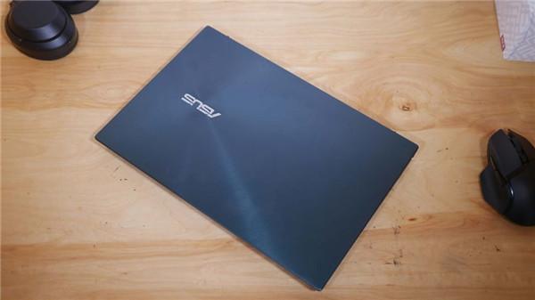華碩ZenBook Duo全面評測：高顏值、強性能的雙屏筆記本電腦