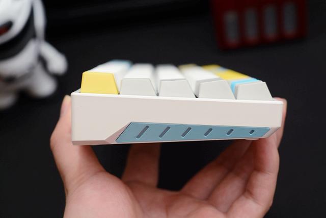 新手感、新鍵帽，GANSS ALT71D藍牙機械鍵盤開箱體驗