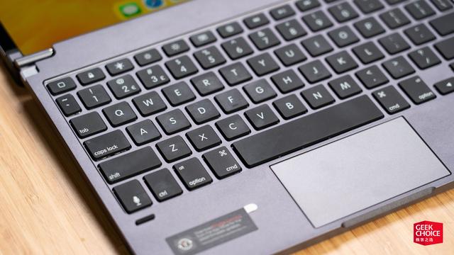 比蘋果官方便宜一千塊，這款帶觸控板的 iPad Pro 鍵盤體驗如何？