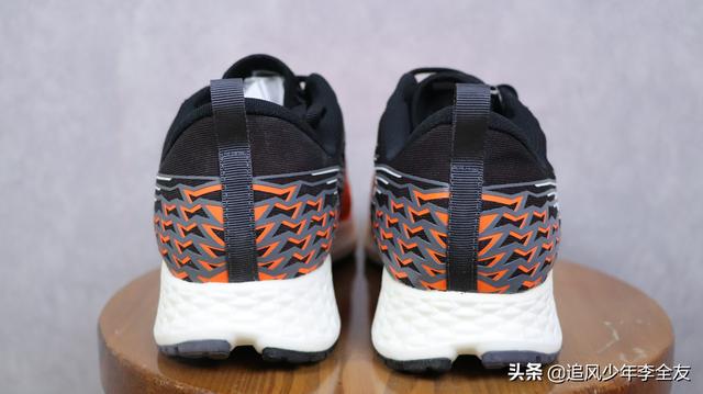 三百元內無對手，李寧赤兔跑鞋堪稱國產良心
