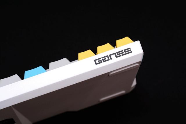 新手感、新鍵帽，GANSS ALT71D藍牙機械鍵盤開箱體驗