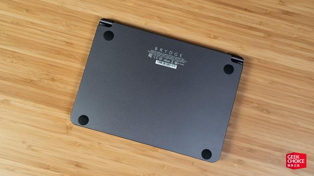 比蘋果官方便宜一千塊，這款帶觸控板的 iPad Pro 鍵盤體驗如何？