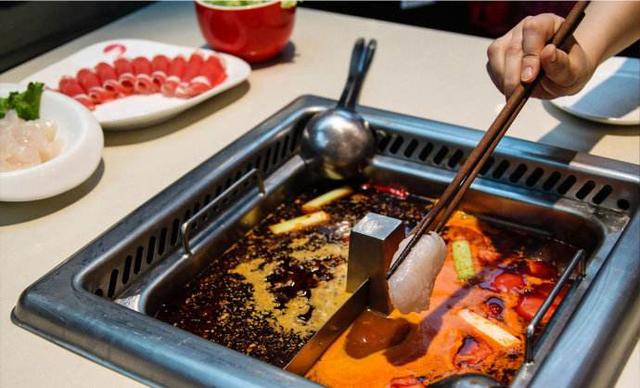 你絕對都吃過！鄭州這六家老牌火鍋店，傣妹佰人王太接地氣！